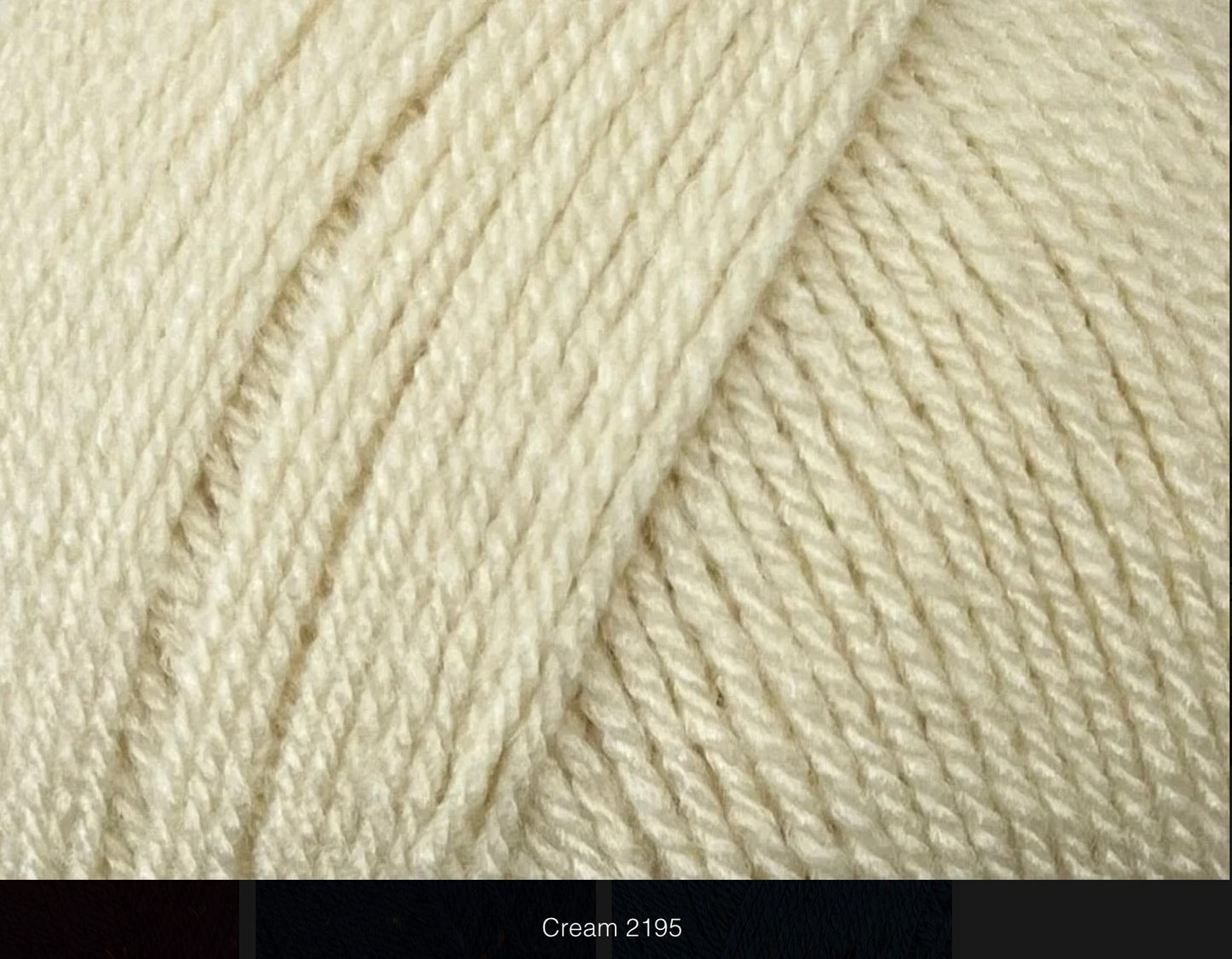 Woolly Aran 400g Cygnet (80% Acrylic / 15% Wool / 5% Viscose)