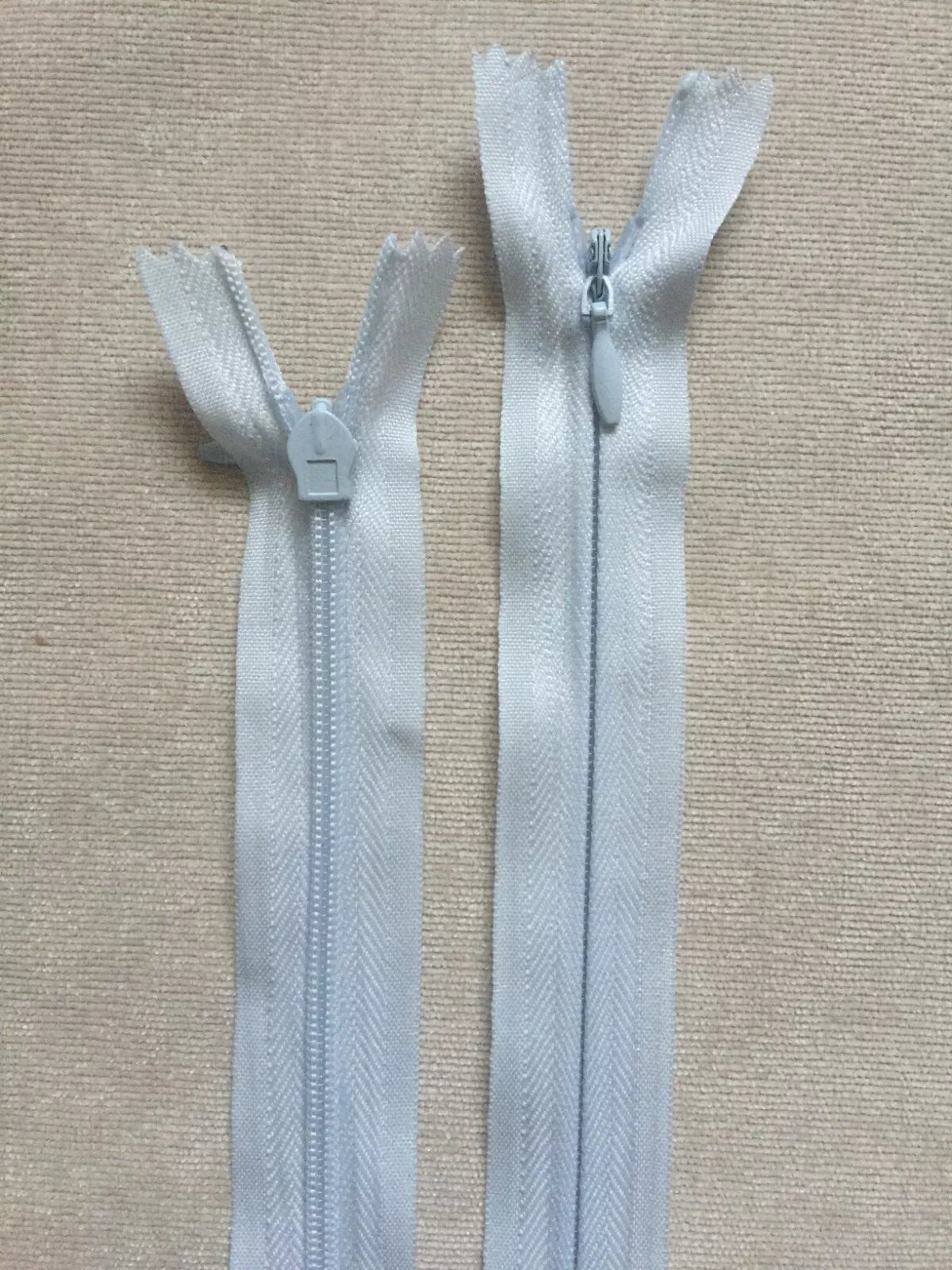 Invisible zip (3mm)-Auto lock, Woven, Close end, Tear Drop slider,