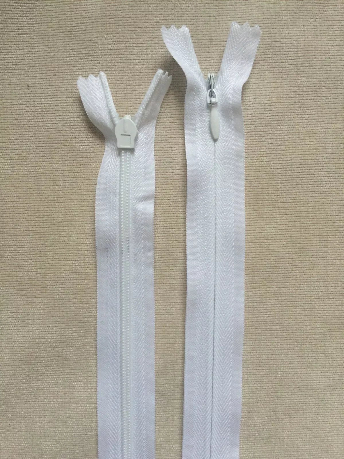 Invisible zip (3mm)-Auto lock, Woven, Close end, Tear Drop slider,