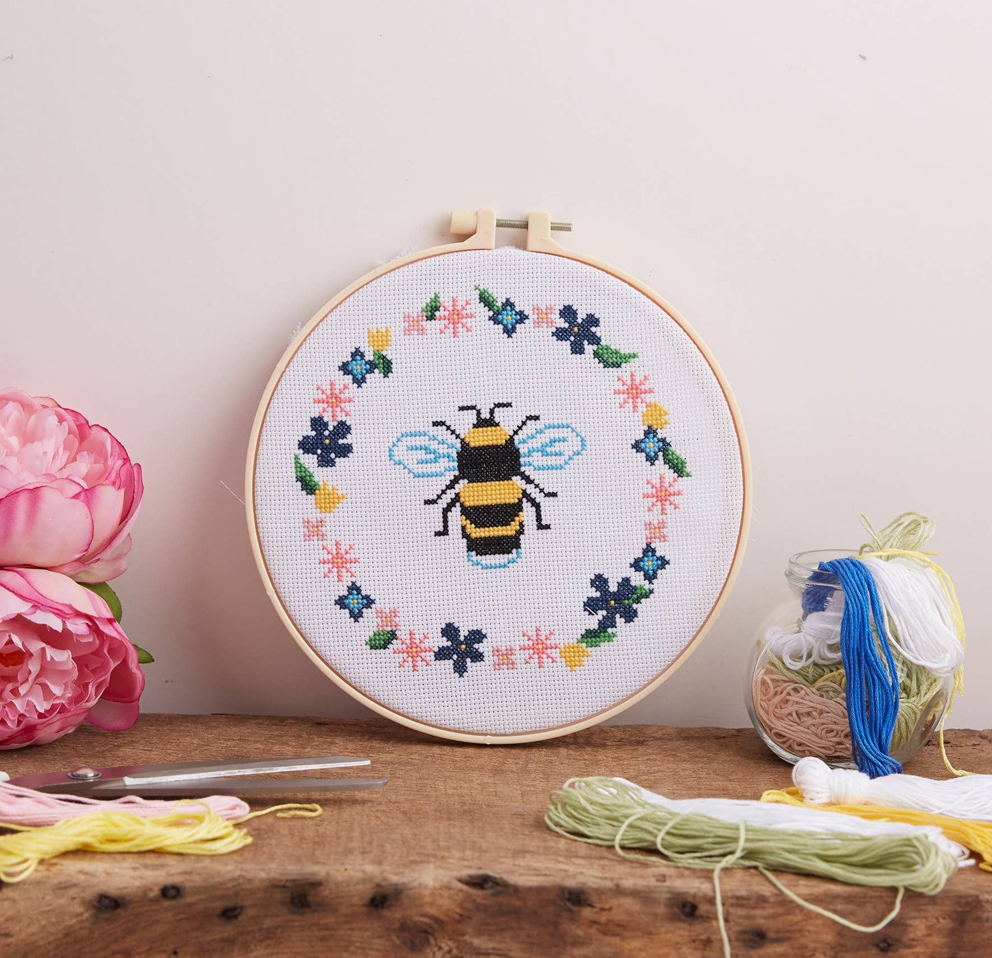 Simply Make Cross Stitch Kit - Bee