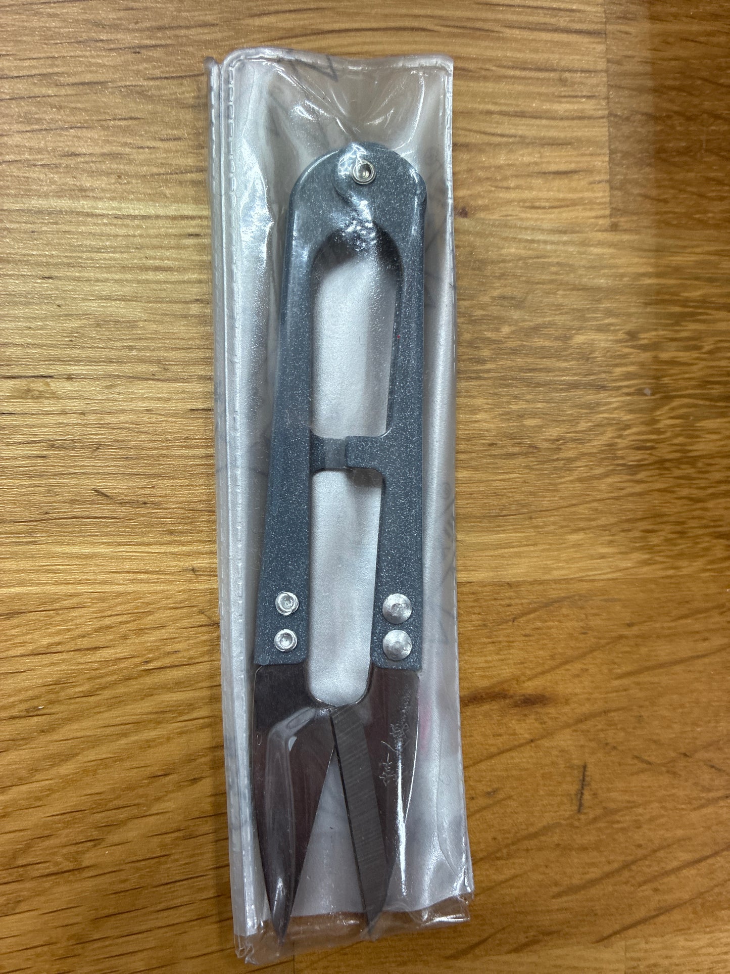 Sewing Accessories /box/container/sewing needle/pins/snips
