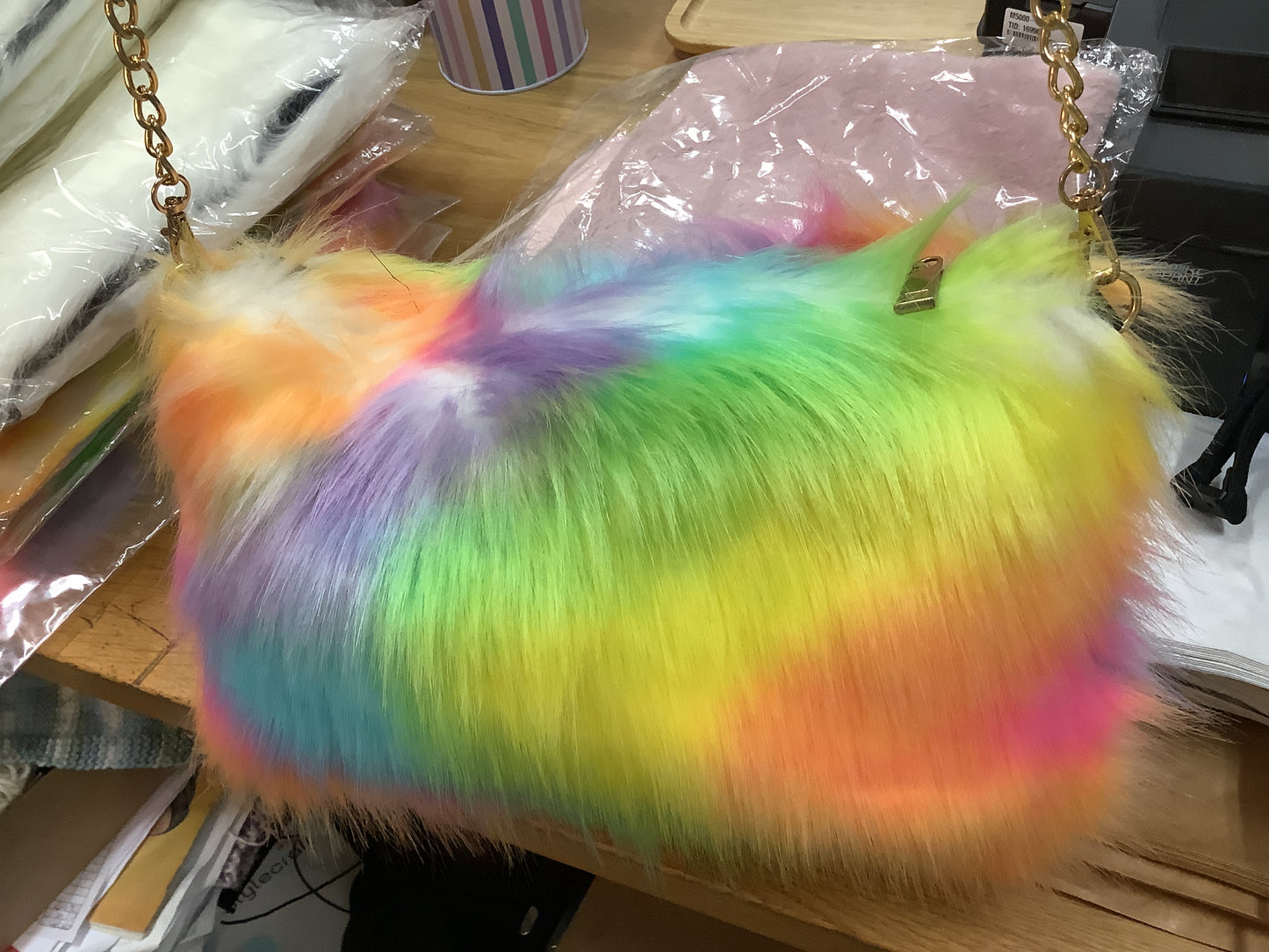 Fluffy Hand Bag with gold chain !